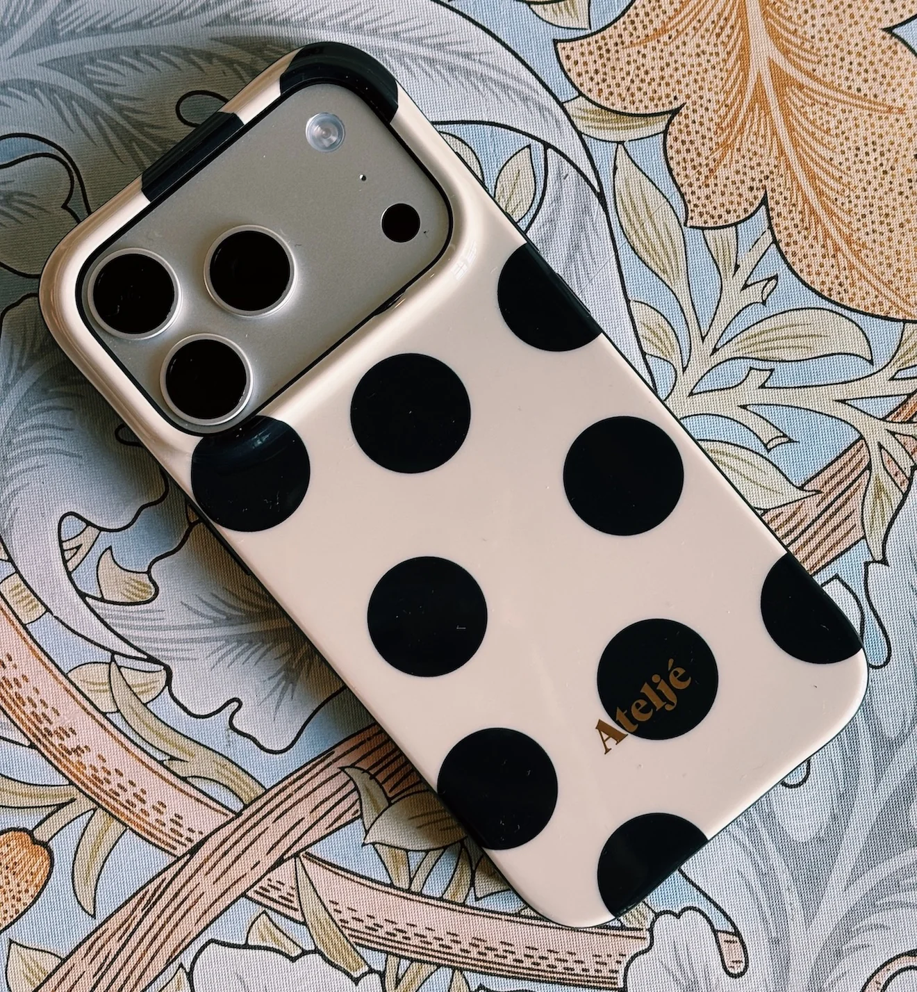 Ateljé Ivory Polka Dot IPhone Case - Image 3