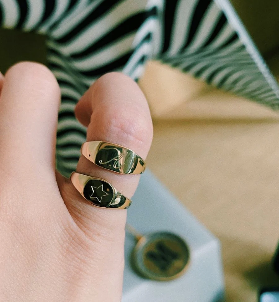 Pinky Signet Ring Round 14K - Image 3